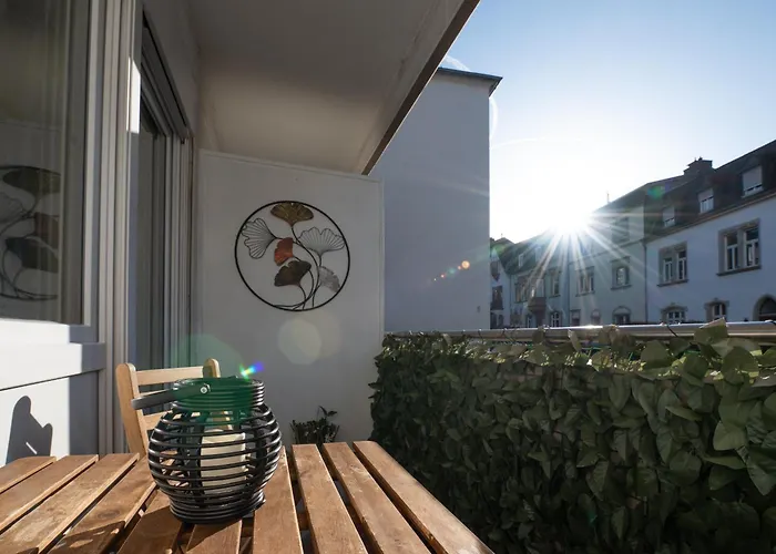 City-apartment Mit Parkplatz, Balkon Und Kueche Apartamento *